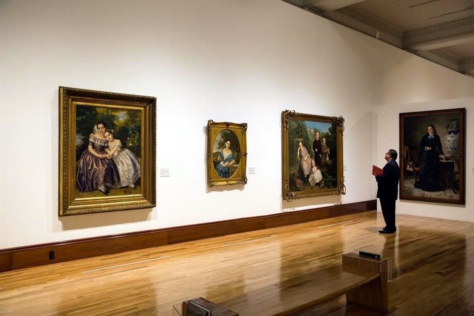La exposición la integran 114 piezas de 33 artistas de seis nacionalidades.