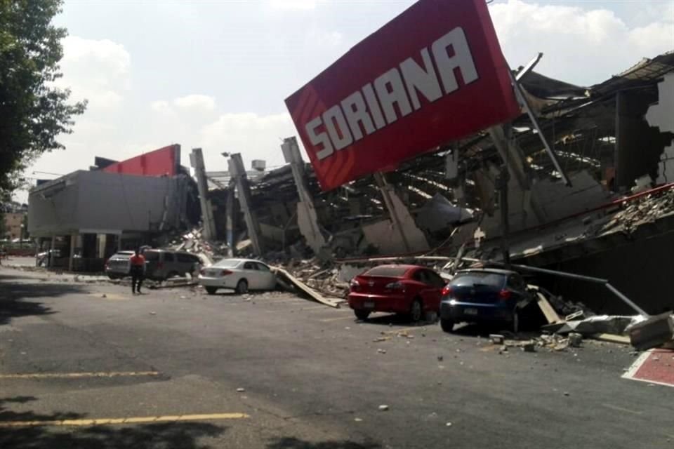 Una sucursal de Soriana colapsó.