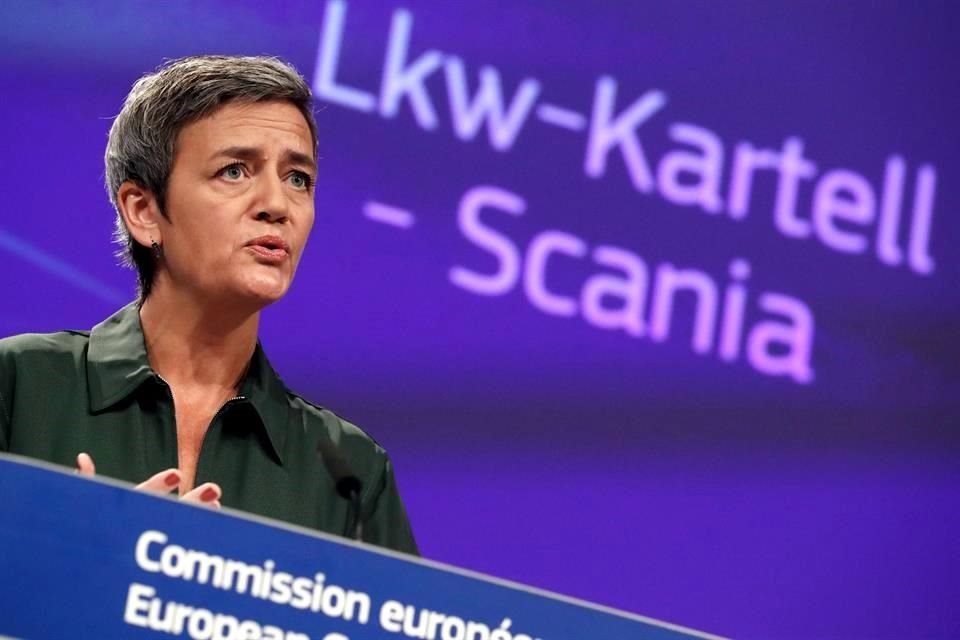 La comisaria europea de Competencia, Margrethe Vestager, dijo que Scania y otros cinco fabricantes producían más de nueve de cada 10 camiones medianos y pesados vendidos en Europa.