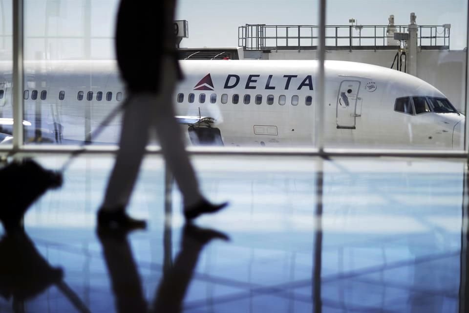 Delta recortará su capacidad general durante los próximos meses del 40 por ciento, la reducción más grande de su historia.