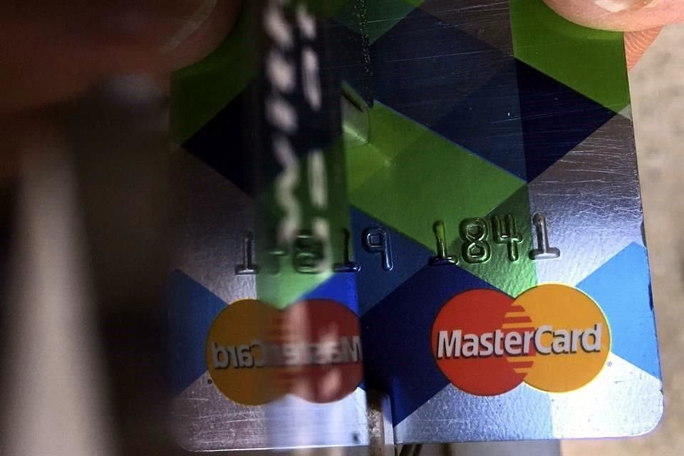 El volumen de transacciones de Mastercard en el exterior subió 15.1 por ciento en el reciente trimestre sobre una base de moneda local.