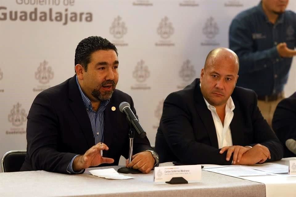 El director de Ciudad Creativa Digital A.C., Carlos Gutiérrez (izq.), y el Alcalde de Guadalajara, Enrique Alfaro, anunciaron la admisión de GDL como ciudad creativa de UNESCO.