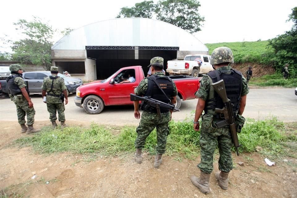 En Tlatlaya, los soldados alteraron la escena de los hechos y una víctima tuvo que interponer un amparo para conocer el expediente que se tenía en el fuero militar.