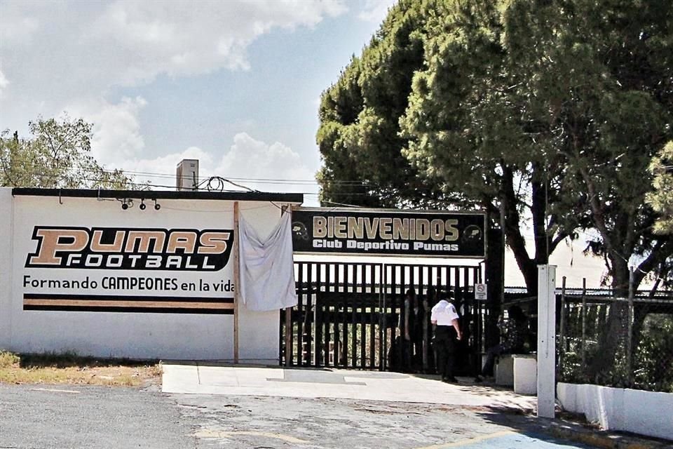 Los clubes de futbol americano Pumas y Avispones están próximos a firmar un convenio con el municipio de San Pedro para ser reubicados.