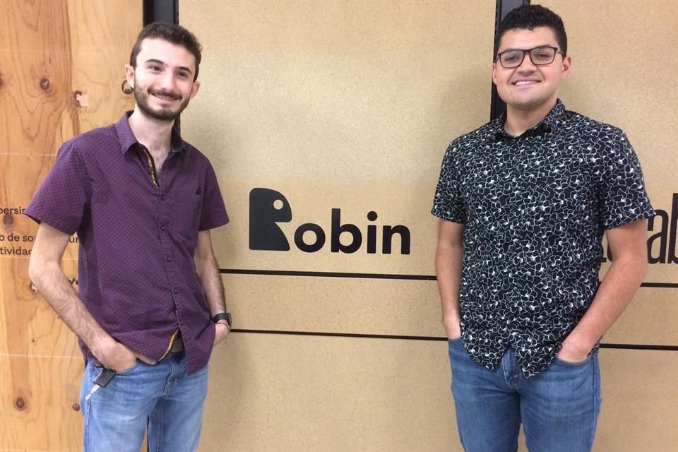 Rogelio Valdés (izq.) y Marco Sandoval son estudiantes de Innovación y Desarrollo en el Tec de Monterrey.