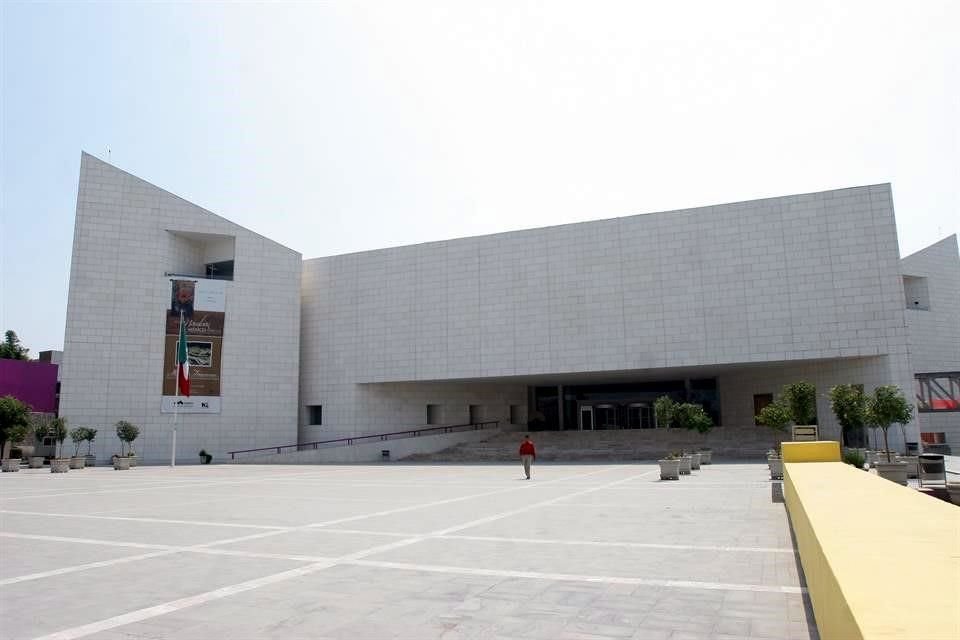 Los arquitectos Óscar Bulnes y Augusto Álvarez estuvieron a cargo del diseño.