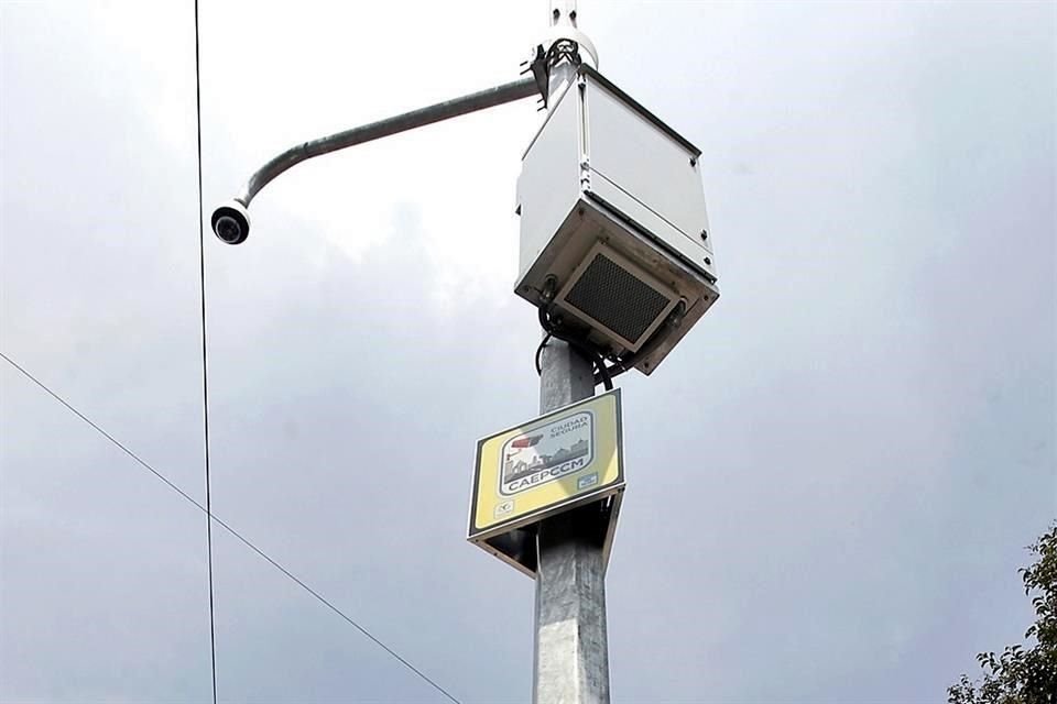La falla afectó a 5 mil 600 postes, de los 12 mil 826 que hay en CDMX.