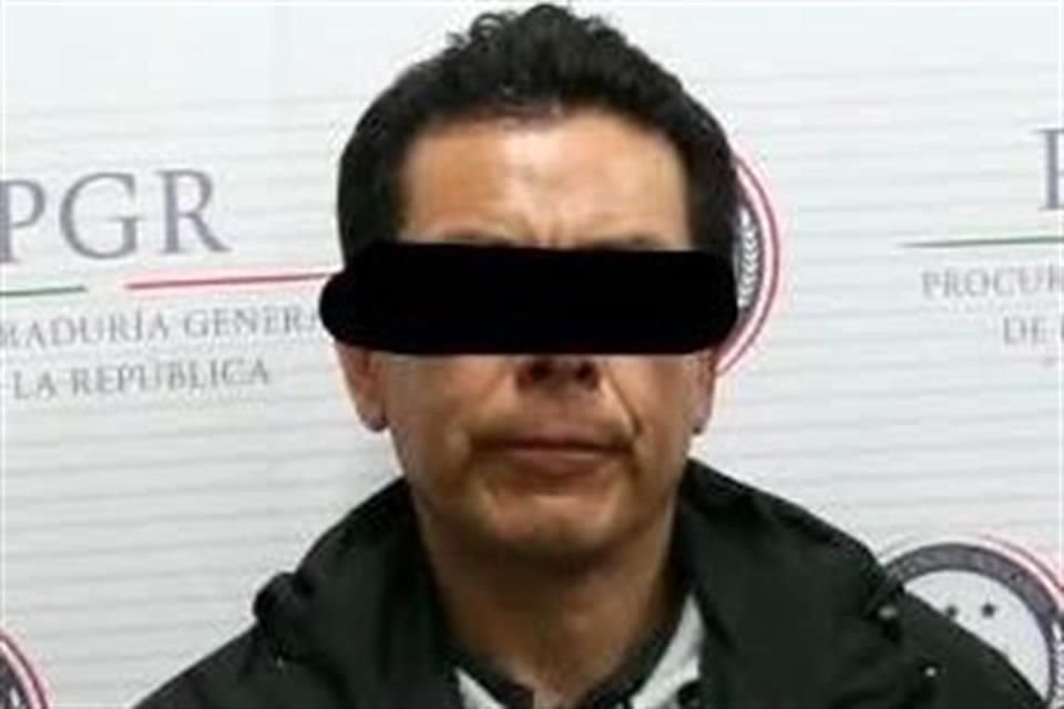 Nava Soria fue extraditado de España y al llegar a México la PGR cumplimentó una orden de aprehensión en su contra.