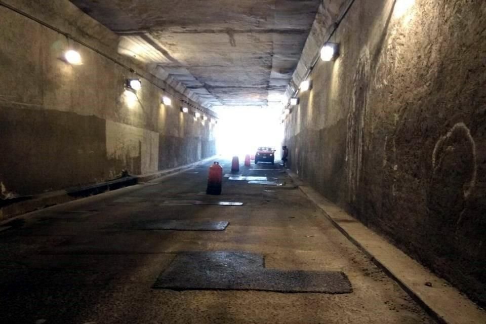 Automovilistas aseguran que cruzar esta vía es un peligro, pues los baches impiden escapar en caso de un asalto.