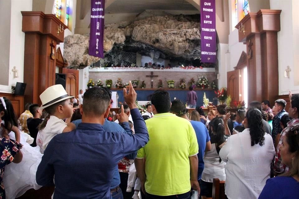 Miles de fieles regresaron a la parroquia de la iglesia de El Chorrito, por el aniversario de San José.