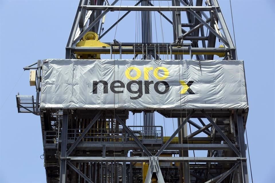 La firma interpuso una demanda en Nueva York por la pérdida de cinco plataformas petroleras.