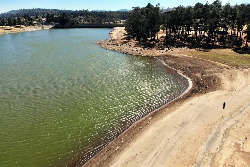 De las siete presas retenedoras de agua para CDMX y Toluca, Villa Victoria es abastecedora directa de la potabilizadora de Berros, pero el caudal disminuye cada vez más.