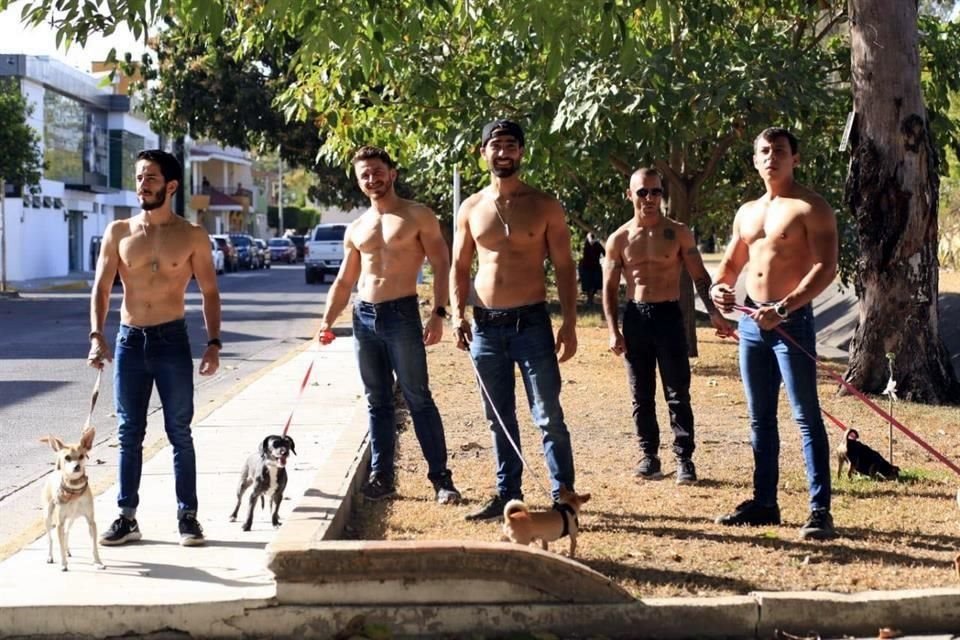 El 4 de abril, los usuarios de los gimnasios estarán sin camisa, paseando canes en el Parque La Loma, de Tepic.