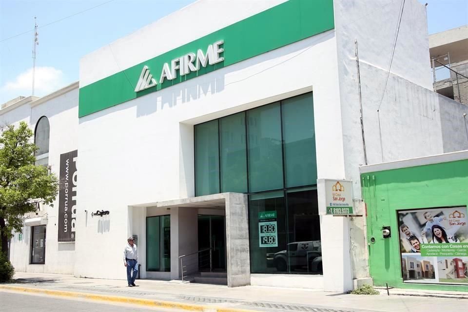 Clientes de Banco Azteca podrán consultar y hacer disposiciones de efectivo sin el cobro de comisión en los mil 708 cajeros automáticos de Banco Afirme.