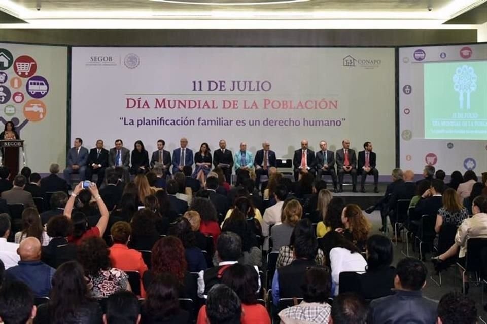 El Secretario de Gobernación acudió a un evento con motivo del Día Mundial de la Población.