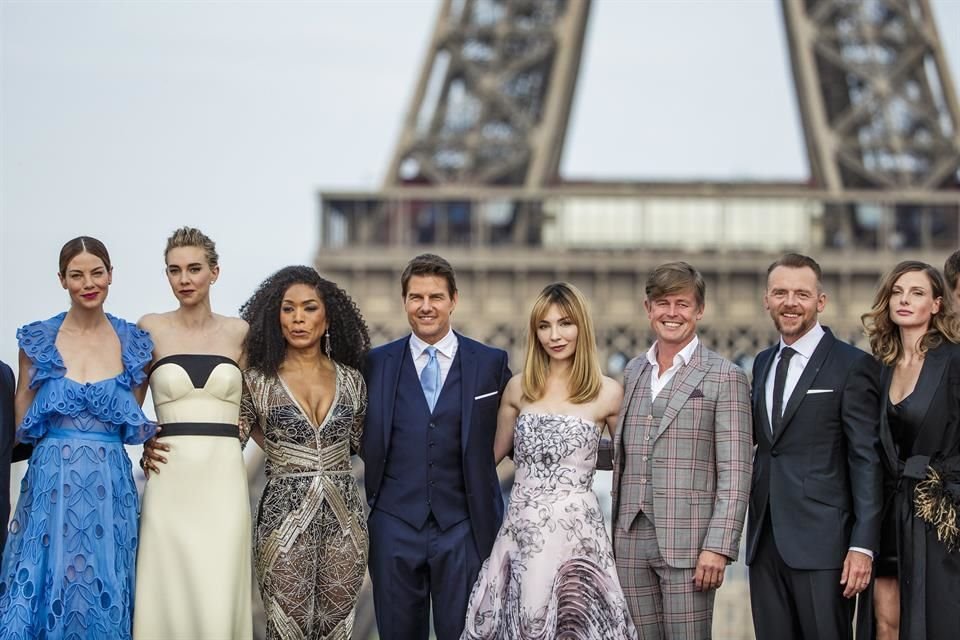 Tom Cruise y sus compañeros de reparto acudieron al estreno de Misión: Imposible - Repercusión.