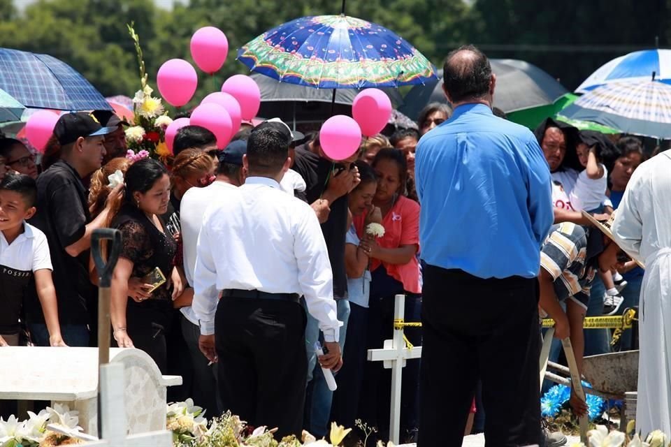 La niña fue sepultada en el Panteón Jardines de la Sierra, en Juárez.