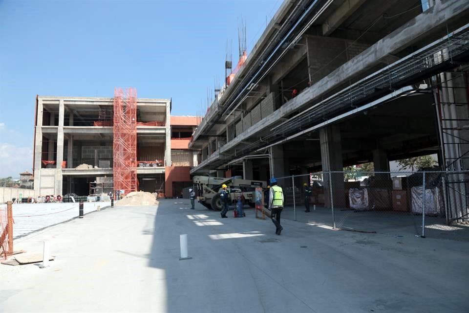 El complejo Punto Sur se ubica en Avenida López Mateos Sur e incluirá área comercial, oficinas y departamentos.