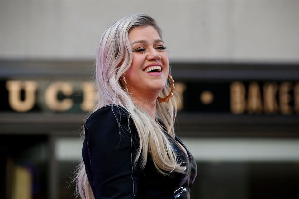 Kelly Clarkson compró un perro guardián por 80 mil dólares luego de sufrir un robo en su casa el año pasado.