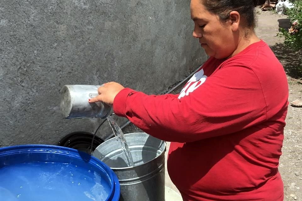 Luego de que publicó ayer un reportaje sobre el desabasto de agua, EL NORTE buscó nuevamente a AyD, pero no hubo respuesta.