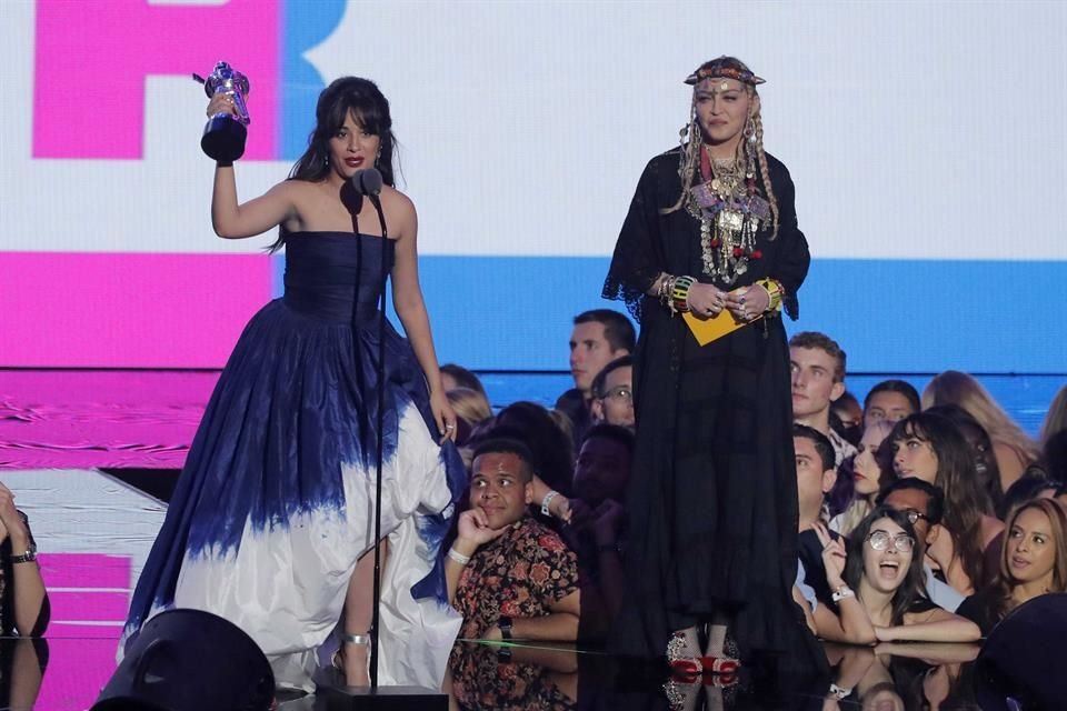 How Anitta and Lisa's Wins at The 2022 MTV VMAs Made History