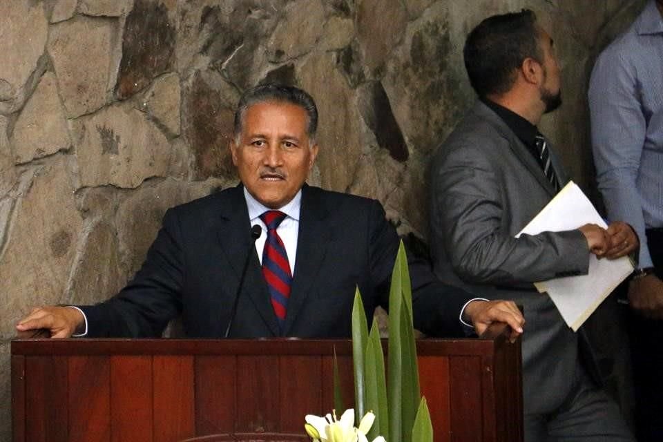 El ex senador envió su carta de renuncia al líder nacional del PRI.