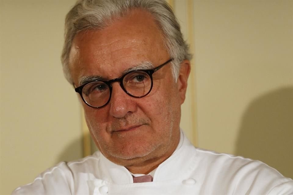 Un tribunal determinó que no hay conflicto de interés en concurso que quitó concesión de Torre Eiffel al chef Alain Ducasse, de Le Jules Verne.