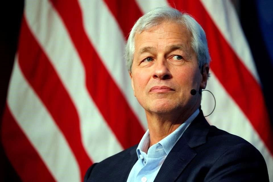 El presidente ejecutivo de JPMorgan, Jamie Dimon, pidió a la Reserva Federal que reconsidere sus normas de liquidez para los bancos después de una fuerte alza de las tasas a un día durante el otoño boreal en los mercados monetarios.