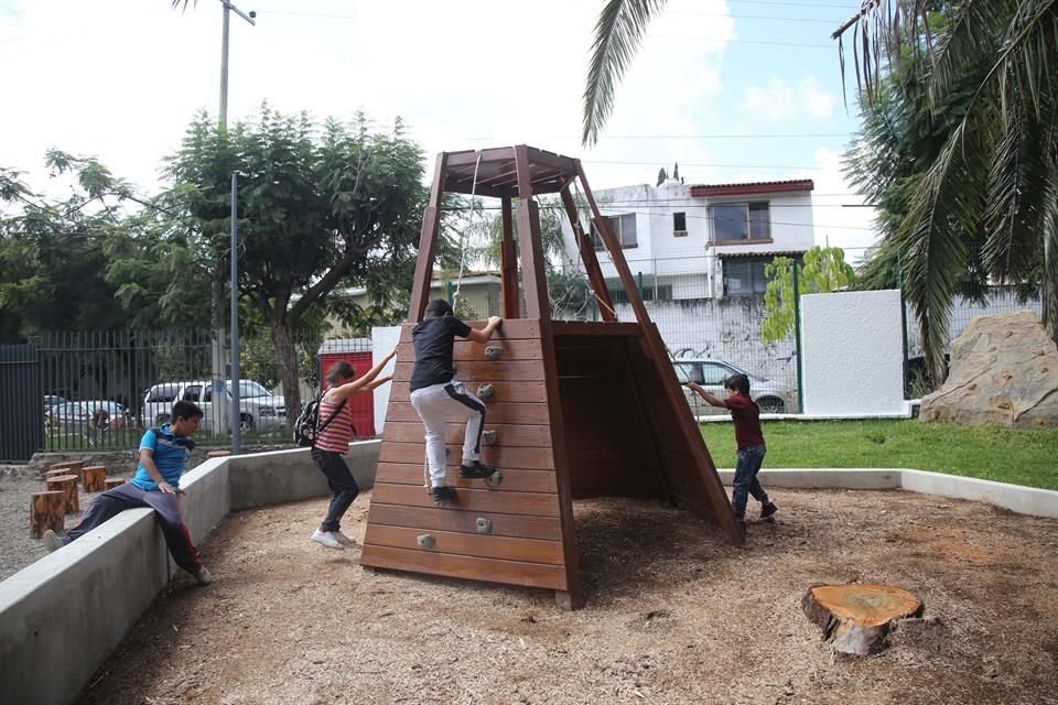 zorro en la pradera - Playground