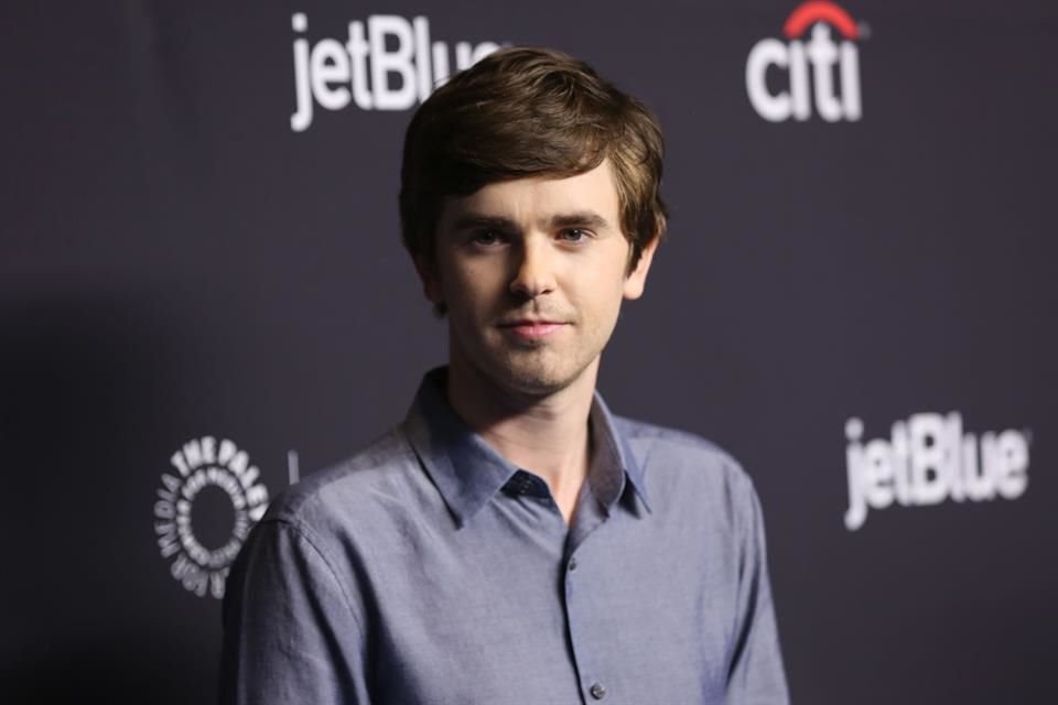 Highmore filma en Canadá la serie 'The Good Doctor'.