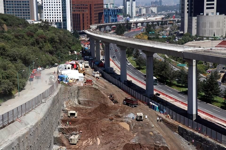 En el tramo de 17 kilómetros, a cargo de la Secretaría de Obras de Ciudad, de Santa Fe hacia Observatorio, las obras reportan un avance menor, pero no están detenidas, aseguró el titular de la SCT.