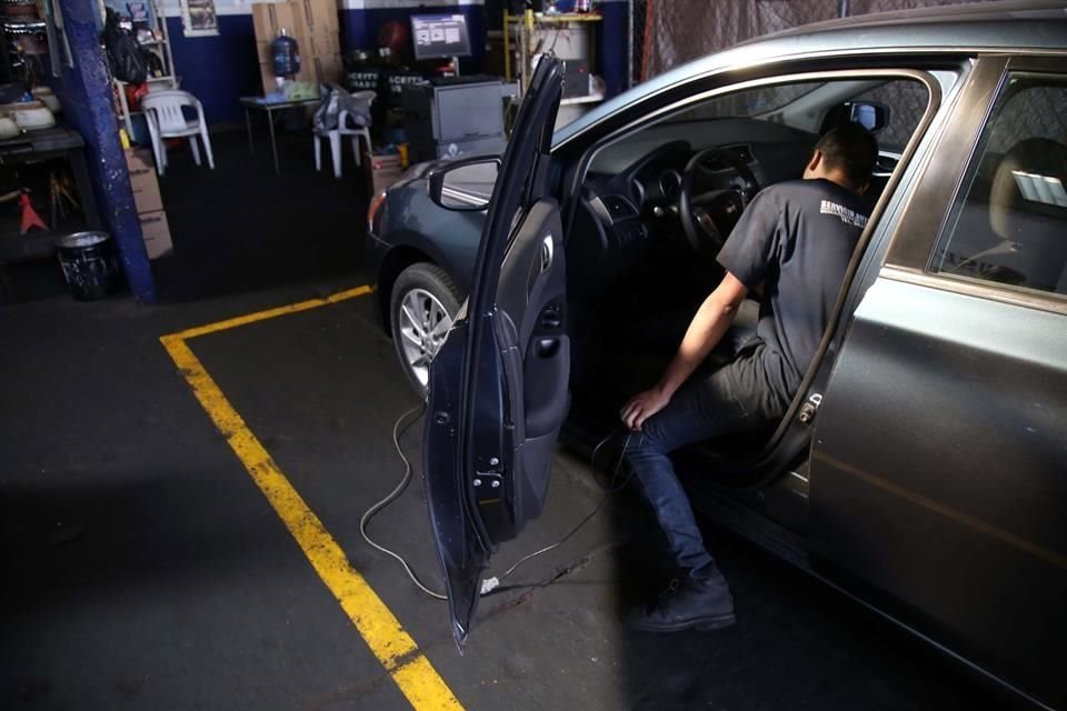 La verificación vehicular para autos particulares comenzará en agosto.
