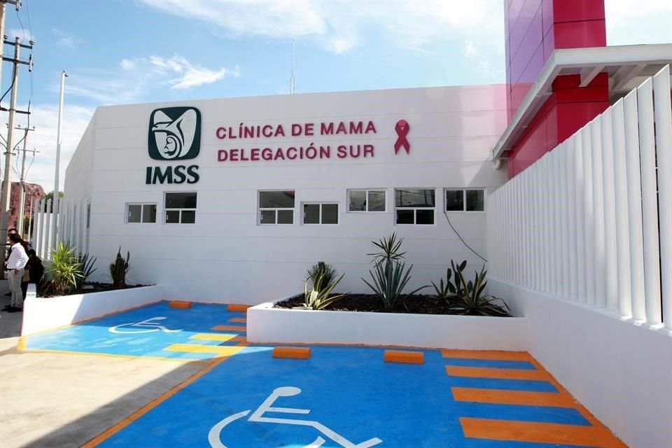 La tercera Clínica de Mama, de 10 que se contruirán en el País, fue inaugurada en Tláhuac este viernes.