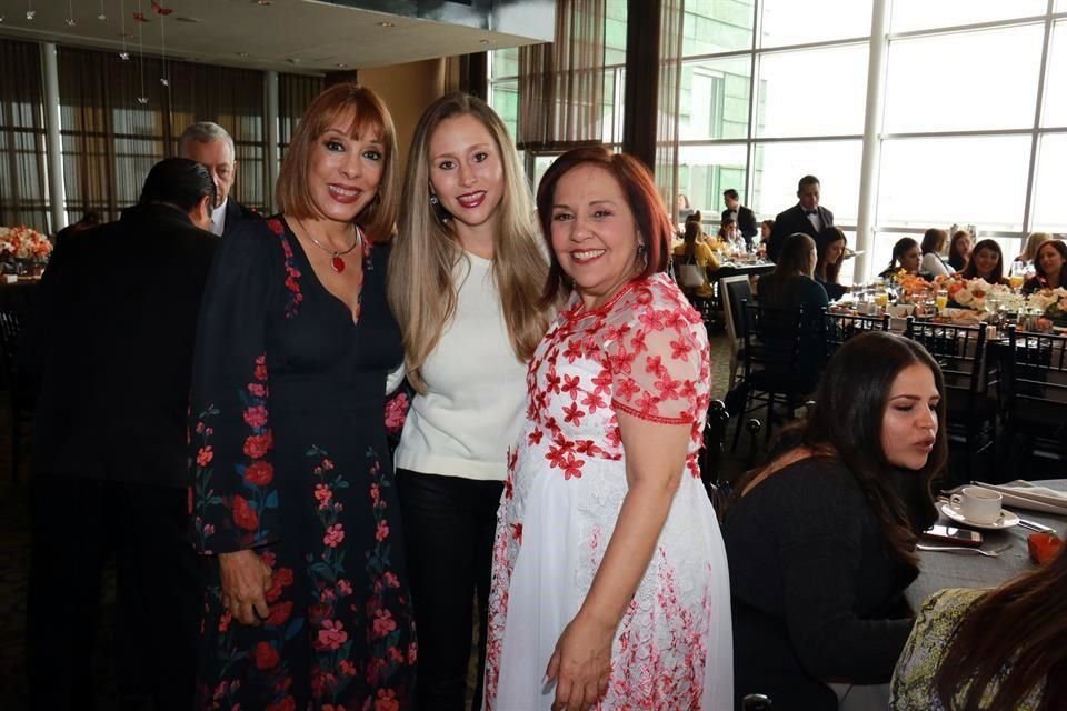 Lucía Donadío, Daniela Roca y Verónica Villarreal de Leal