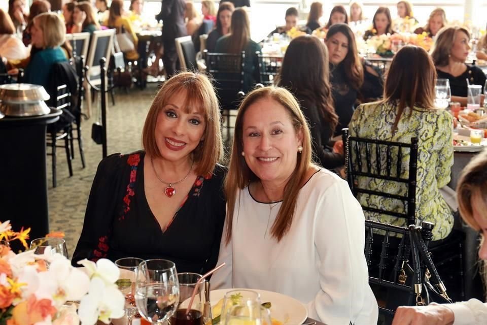 Lucía Donadío y Susana Botello de Lomelí