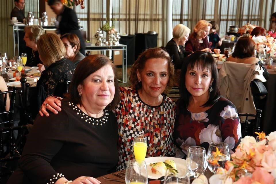 María Garza, Martha Salazar y Martha Rangel