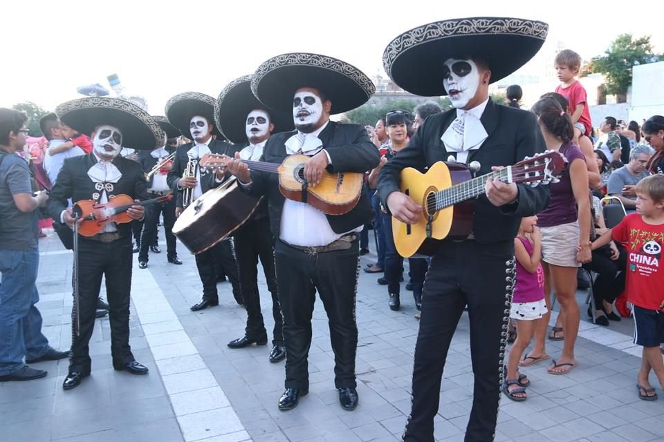 Un mariachi interpretó 'La Llorona'.