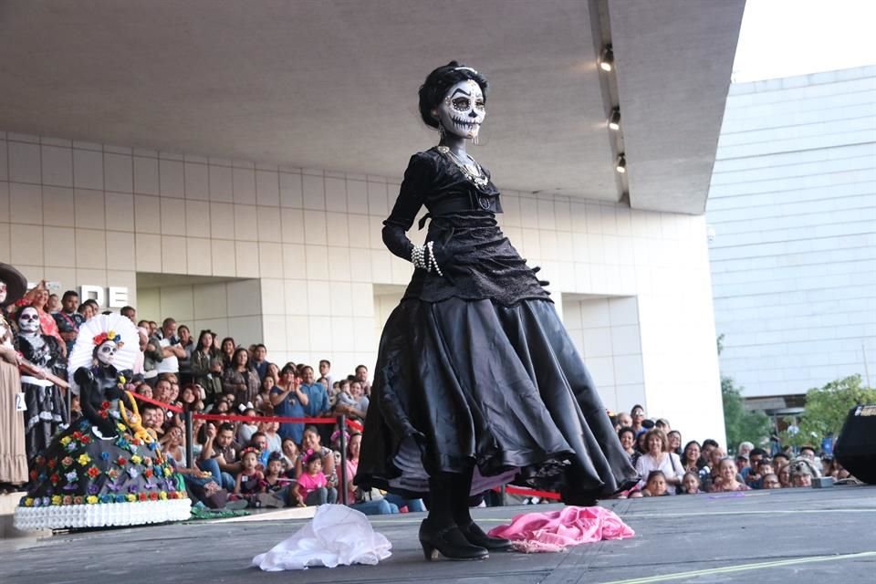 Los concursantes se lucieron con sus personajes.