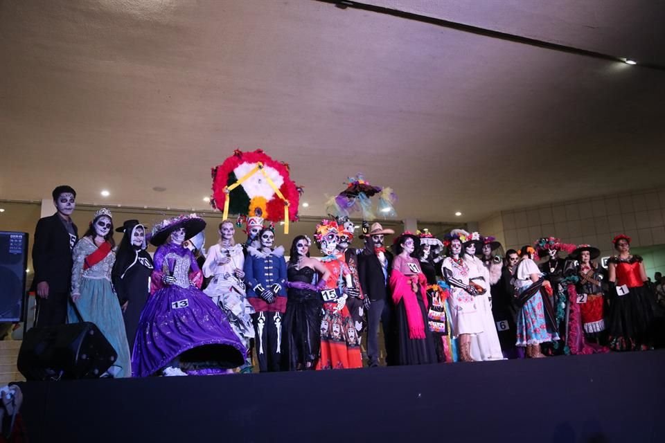 Los concursantes se lucieron con sus personajes.