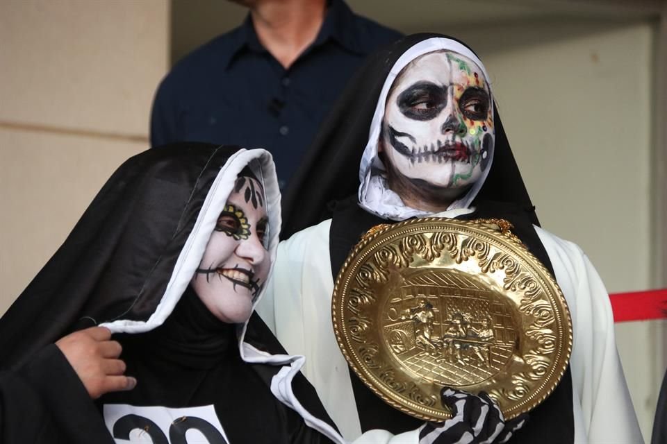 Los concursantes se lucieron con sus personajes.