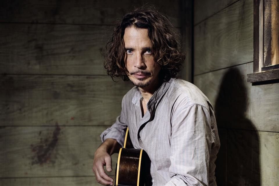 La familia del fallecido Chris Cornell culpó a un médico de recetarle al cantante medicamentos en exceso que aumentaron su depresión.