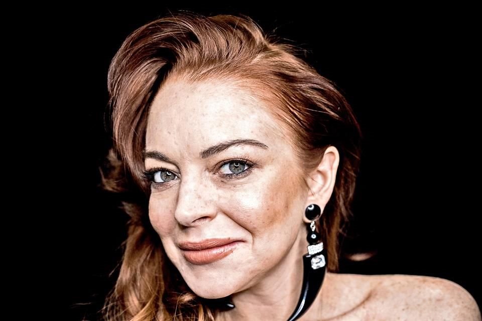 Según especialistas, Lindsay Lohan perdió naturalidad y luce mucho mayor que sus 32 años.