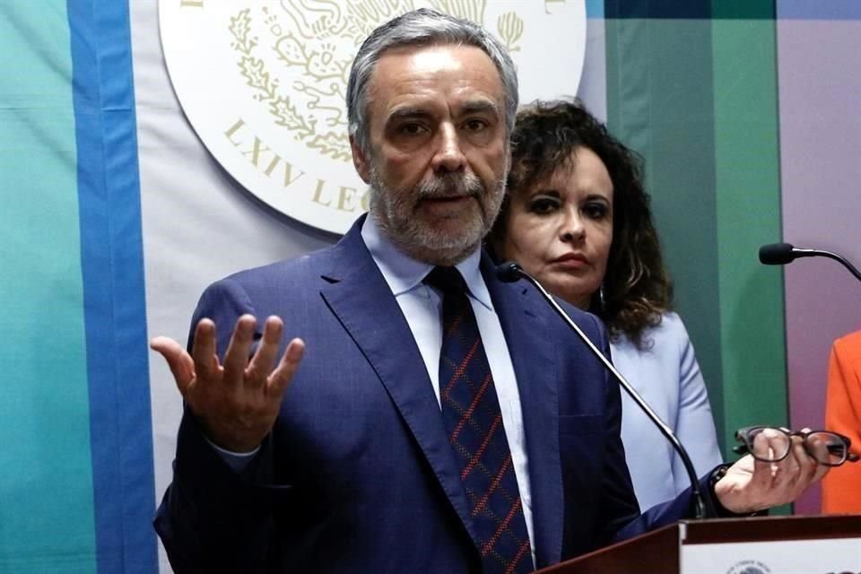 De acuerdo con Ramírez Cuéllar, al 30 de septiembre de 2018 existían 341 fideicomisos en el País, que suman recursos por 875 mil 207.4 millones de pesos.