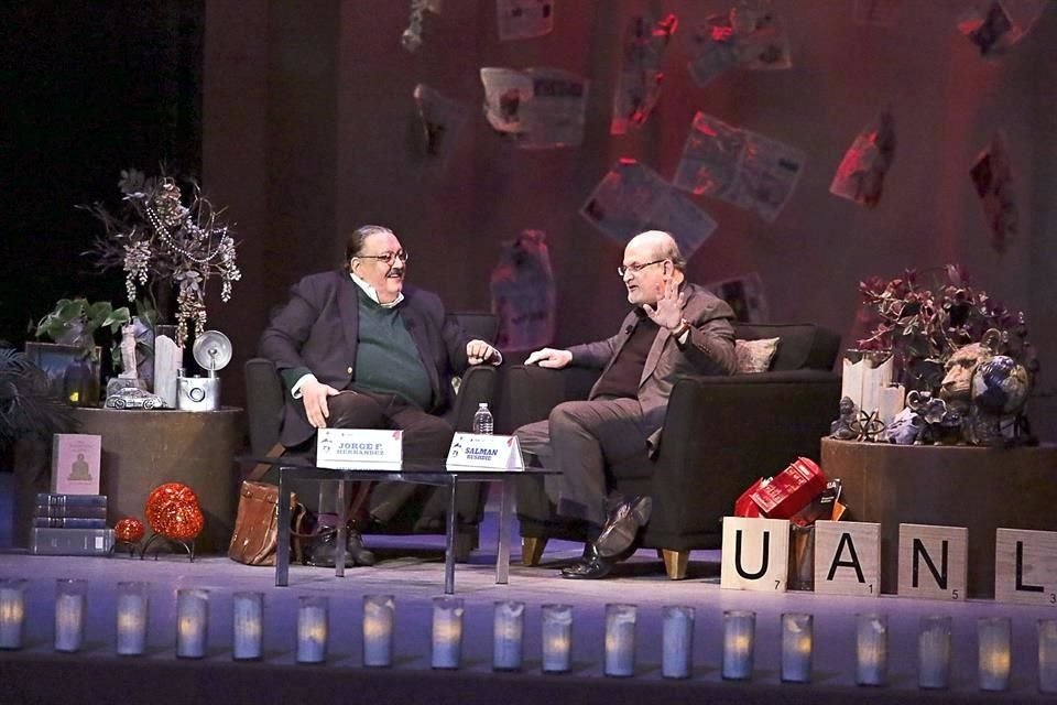 'Mis lectores continúan siendo muy jóvenes', expresó este jueves el autor indobritánico Salman Rushdie durante una charla que ofreció en Monterrey.