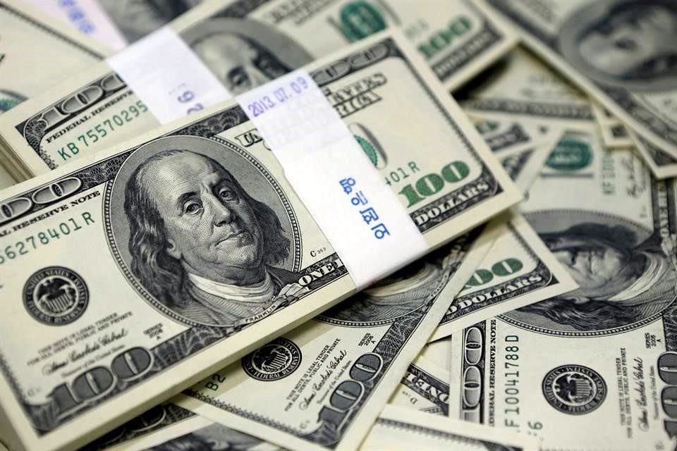 El riesgo país de México cayó luego de dos semanas al alza.