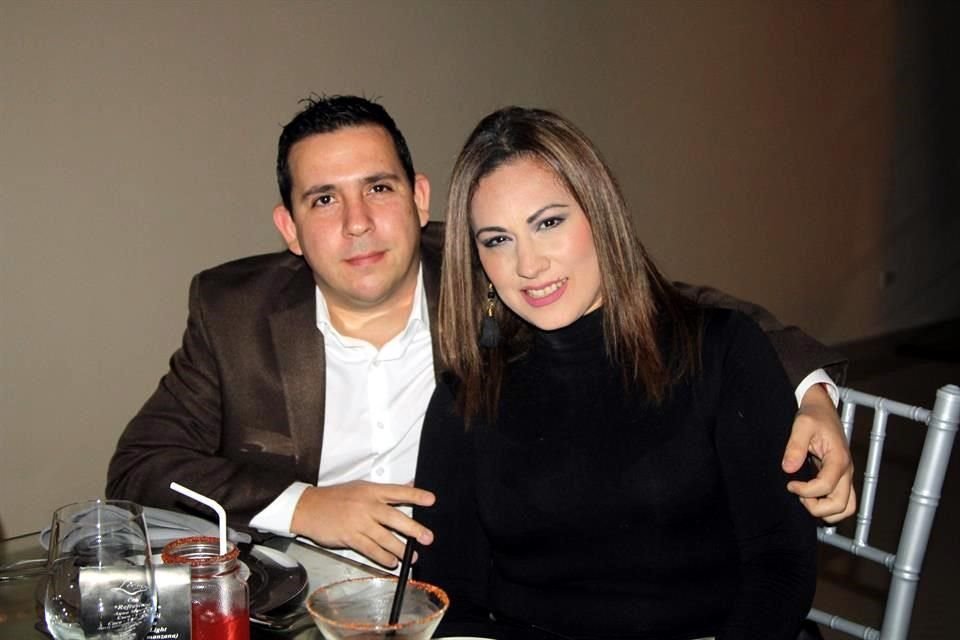 Mario Cárdenas y Vicky Alvarado