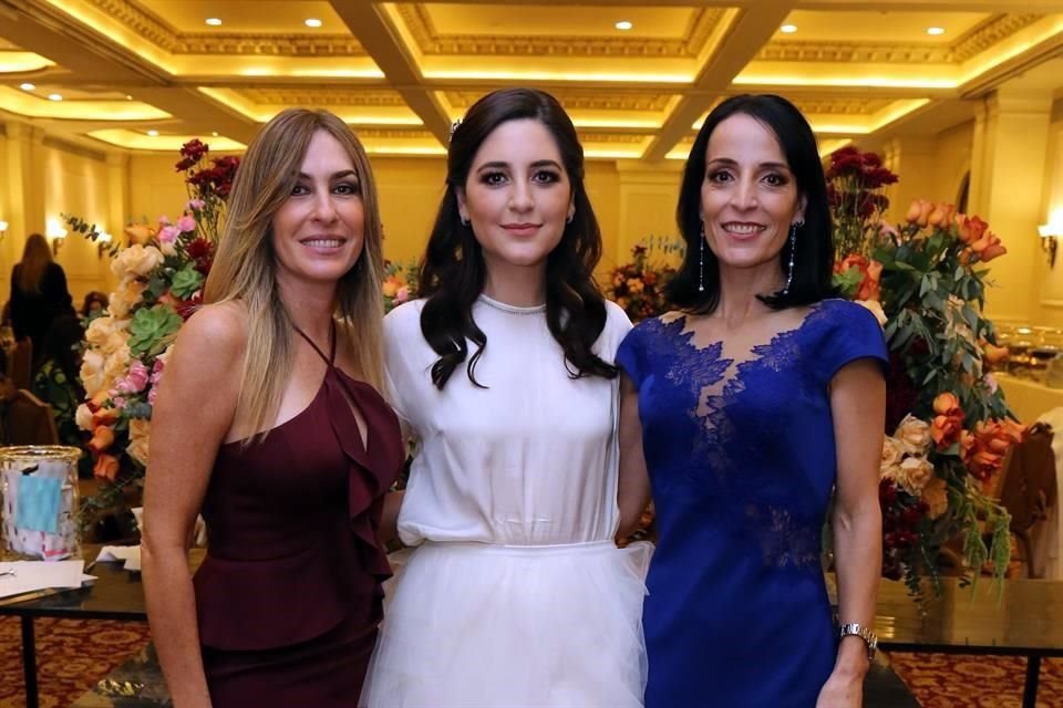 Sandra Martínez de Lozano, Paola Safi Drexel y Marisa Drexel de Safi