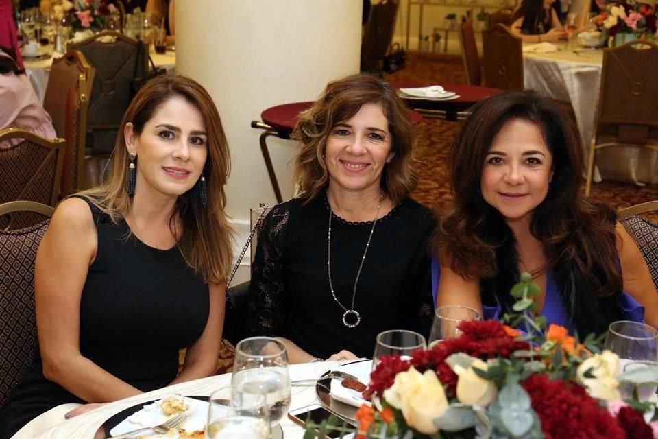 Lorena de Garza T., Anabel Lozano y Luly Gallegos de Guardado