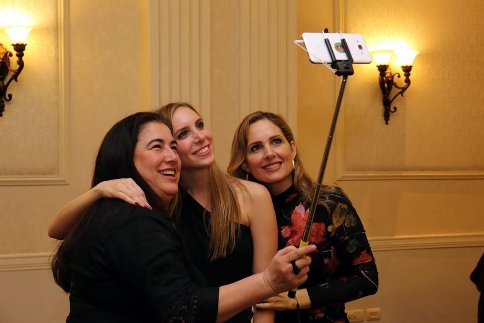 Cata Garza, Andrea Safi y Martha de Safi