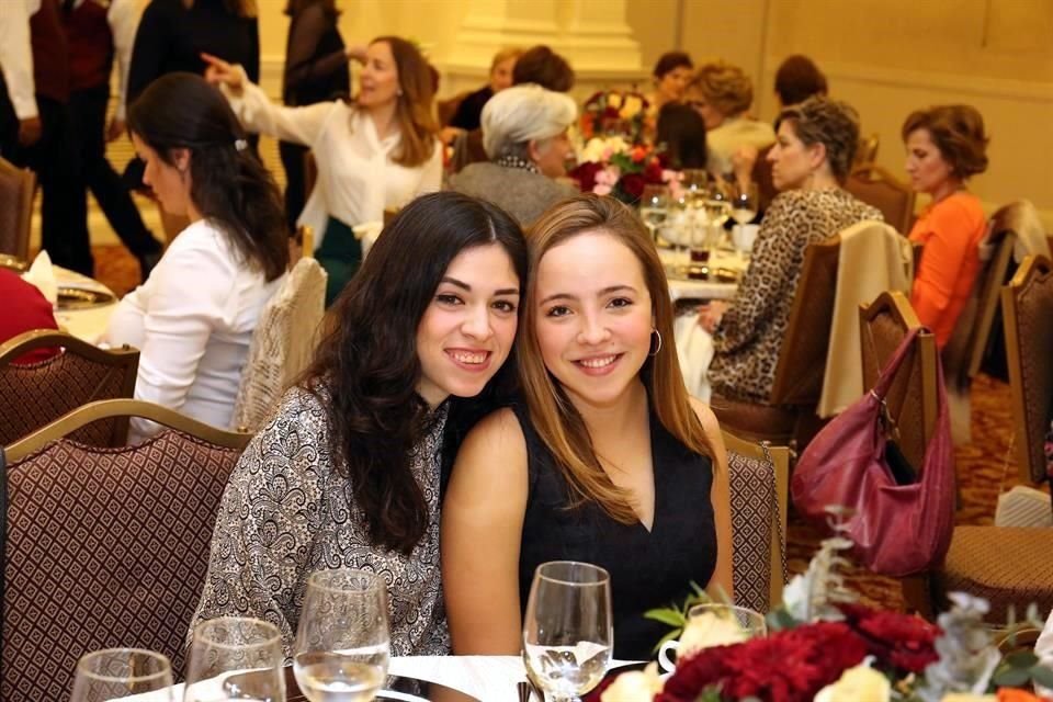 Daniela Ballesteros y Priscilla Pérez